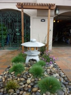 Yukimi Concrete Lantern