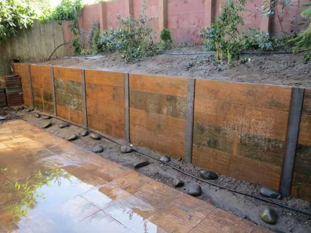 Example of Steel H Beam and Plank Retaining Walls