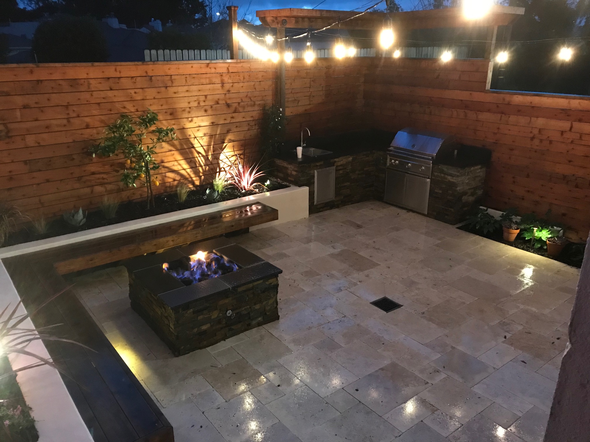 Modern Backyard with Custom Built in BBQ Tamate Landscaping